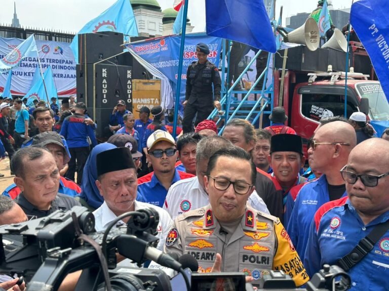 7b4b35de-a839-4ab3-8658-69d22a43412c