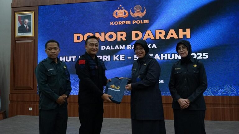 Kabid Kesjas Korbrimob Polri Pimpin Kegiatan Donor Darah Peringati HUT Ke-54 KORPRI Polri Tahun 2025