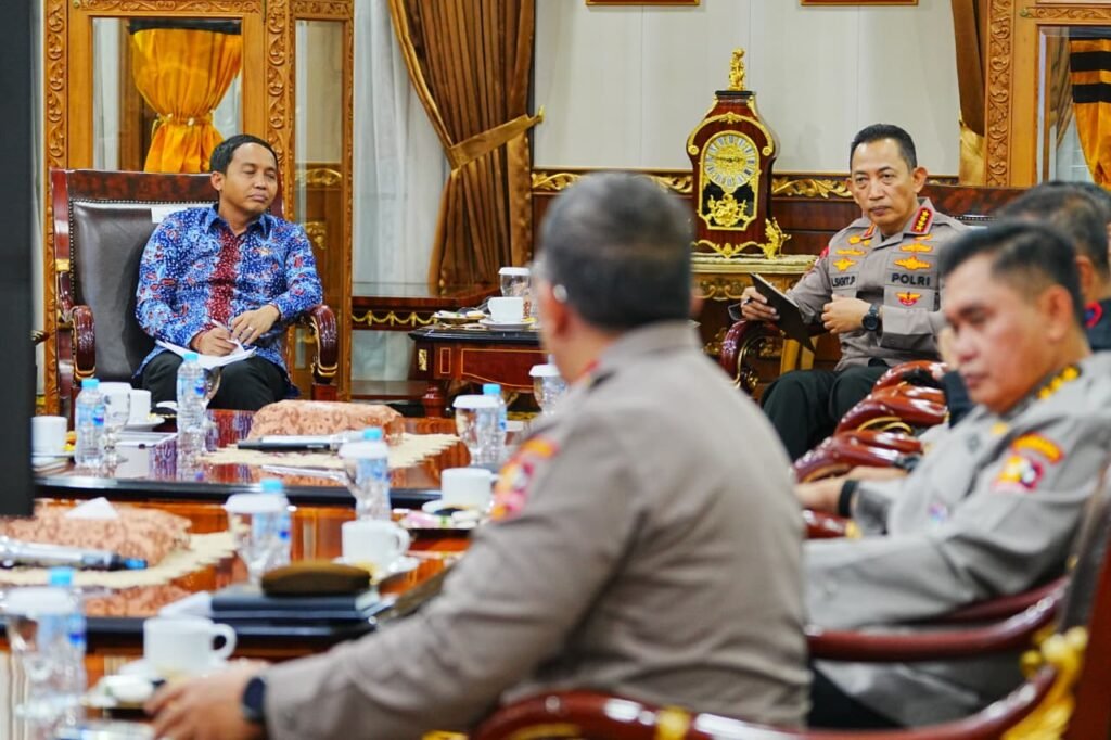 Audiensi Dengan Menhut, Kapolri Siap Bersinergi Hadapi Karhutla