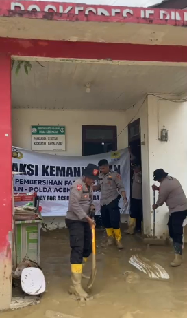 Polres Langsa Bersama PLN dan Warga Laksanakan Aksi Kemanusiaan Pascabanjir di Aceh Tamiang