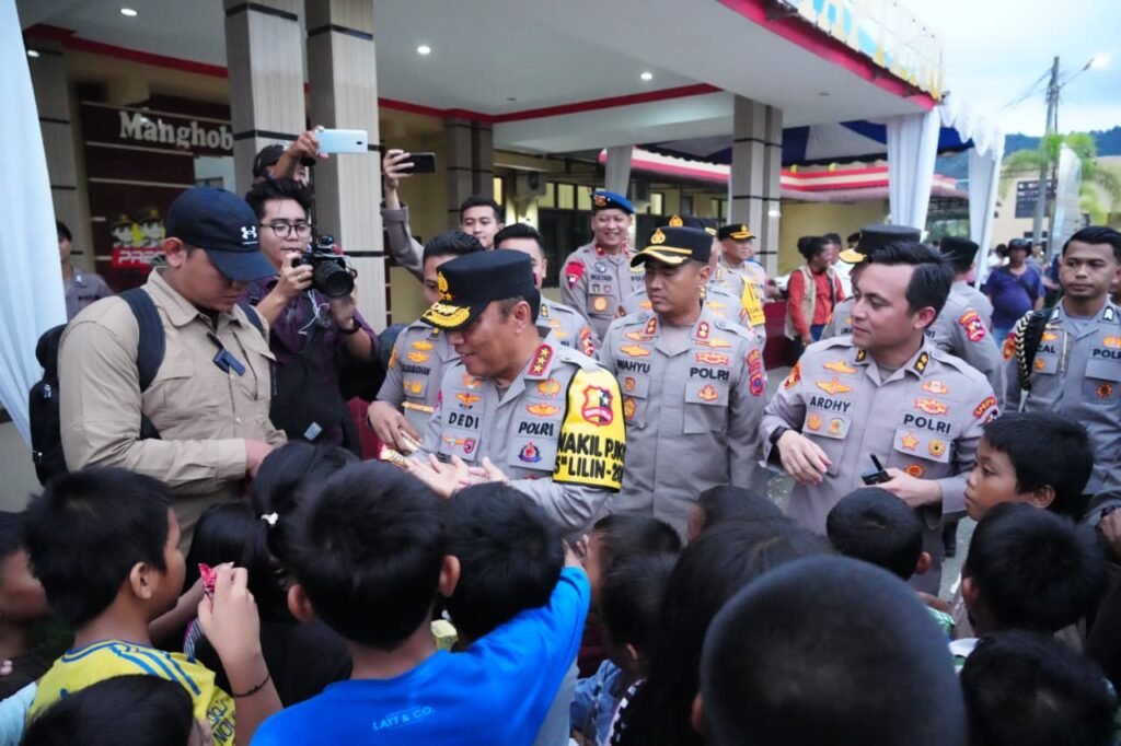 Wakapolri Tinjau Penanganan Pascabencana di Tapanuli Tengah, Fokus Pembukaan Akses dan Bantuan Dasar Warga