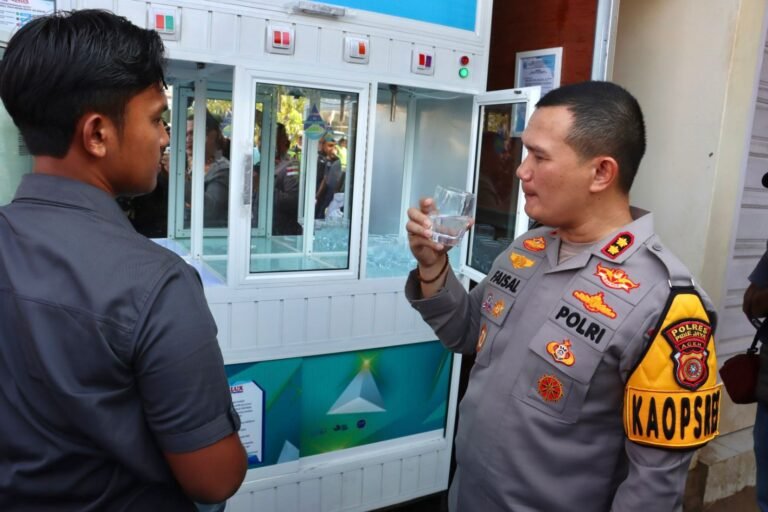 Peduli Pascabencana, Polres Pidie Jaya Hadirkan Depot Air Minum RO Gratis di Pos Satlantas