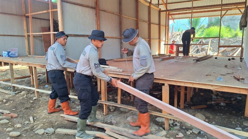 Polri Bangun 100 Unit Huntara untuk Warga Terdampak Bencana di Kapalo Koto, Padang