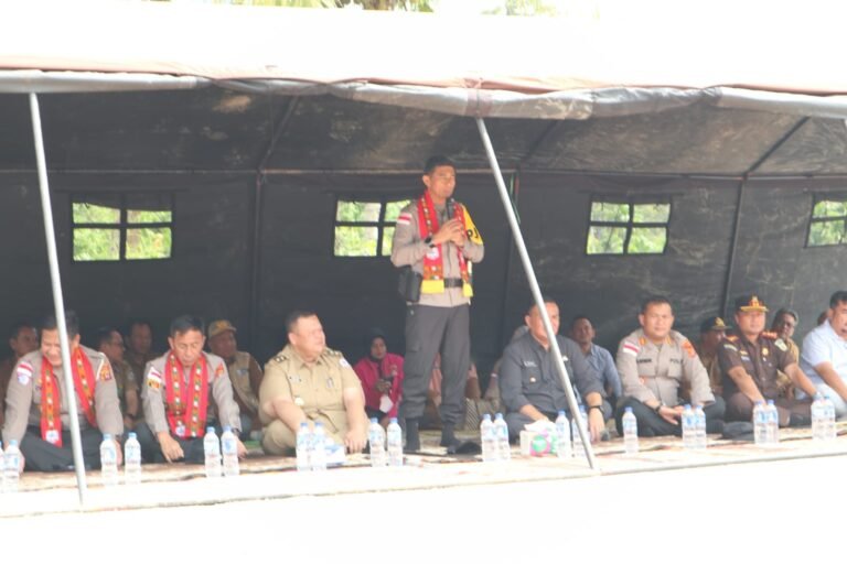 Kapolda Aceh Serahkan 300 Kasur dan Dana Tunggu Hunian untuk Korban Bencana di Ketambe