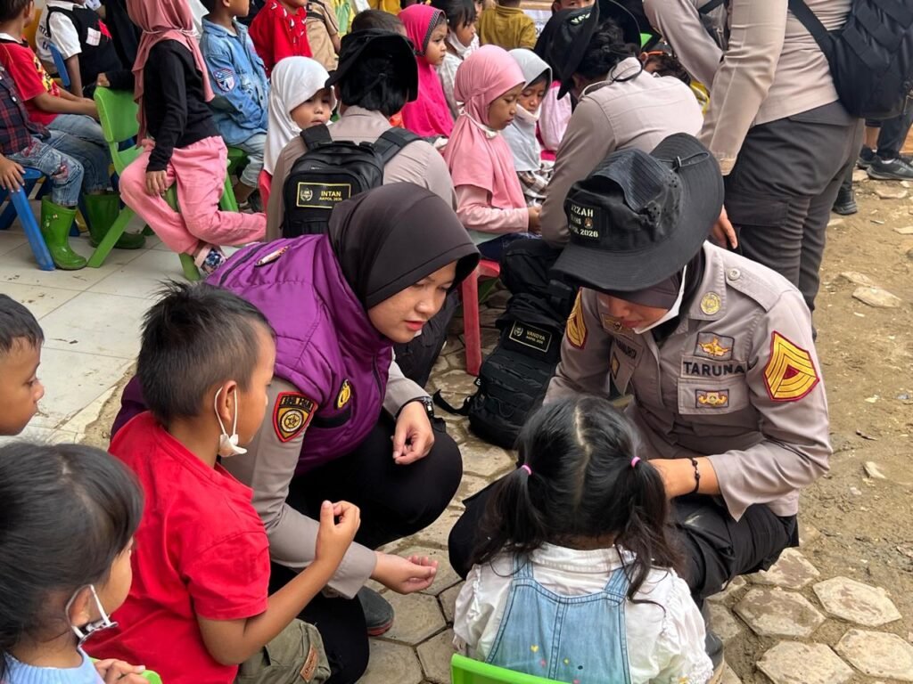 Datang untuk Mengabdi, Hadir untuk Menyembuhkan : 9 Taruna Akpol dan SSDM Polri Laksanakan Trauma Healing Perdana di Aceh Tamiang