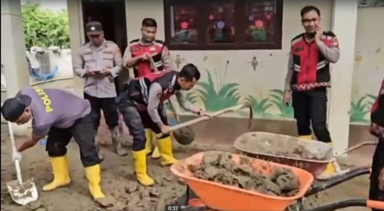 Gotong Royong Polri dan Masyarakat, Polres Pidie Jaya Percepat Pemulihan Pascabanjir dan Fasilitas Pendidikan