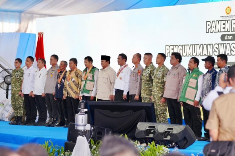 Presiden Prabowo Anugerahkan Tanda Kehormatan kepada Polri atas Dukungan Ketahanan Pangan Nasional