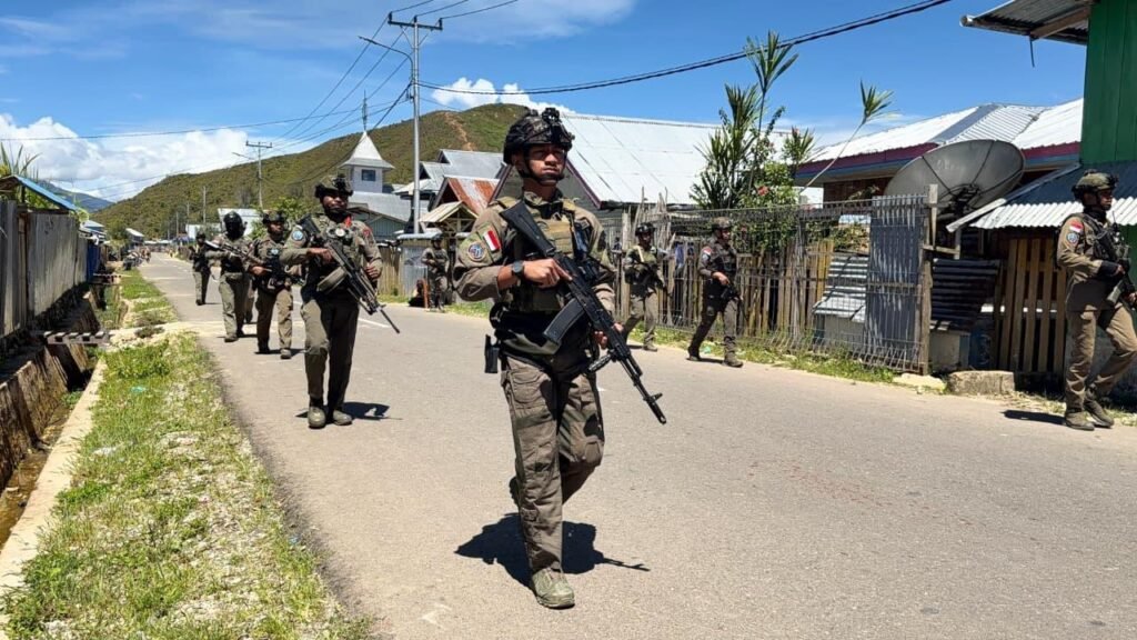 Patroli Dialogis di Paniai, Satgas Operasi Damai Cartenz 2026 Kedepankan Pendekatan Humanis