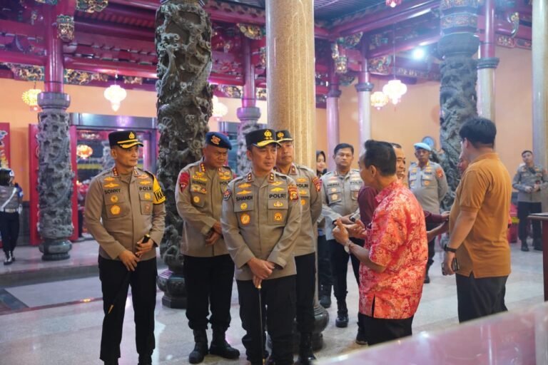 Pastikan Malam Imlek Aman, Kapolda Sumsel Tinjau Pengamanan Sejumlah Klenteng di Palembang