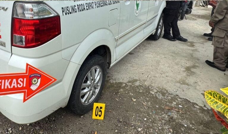 Ambulans Hampir Dibakar, Warga Dekai Bertahan Selamatkan Satu-Satunya Akses Berobat