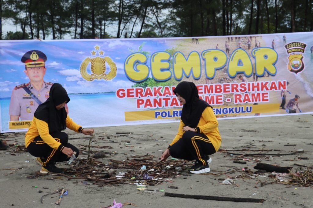 GEMPAR : Polresta Bengkulu Bersama Instansi Terkait Wujudkan Lokasi Wisata Bersih