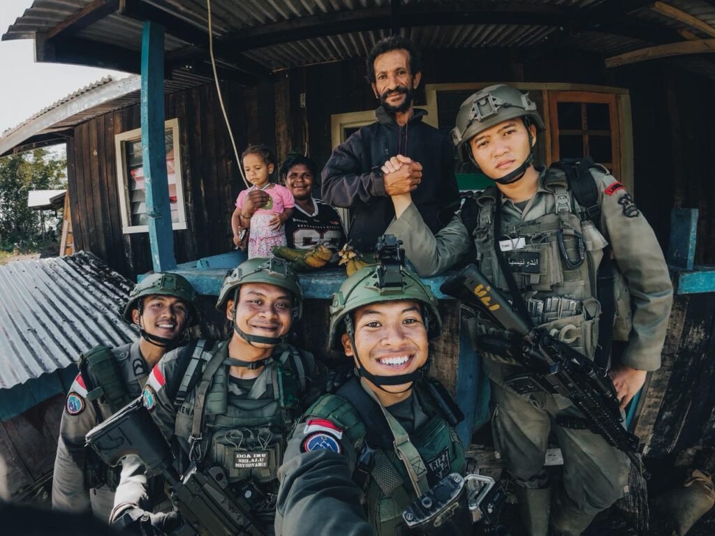 Tak Semua Bisa Pulang: Rindu yang Disimpan Demi Indonesia Tetap Tenang