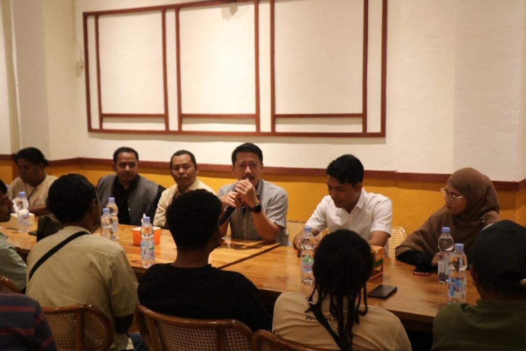 Satgas Ops Damai Cartenz Perkuat Sinergi dengan Wartawan Mimika Lewat Silaturahmi dan Buka Puasa Bersama