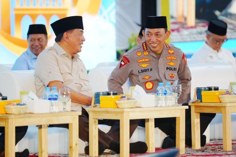 Buka Puasa Bersama TNI-Polri, Kapolri Tegaskan Sukseskan Program Presiden