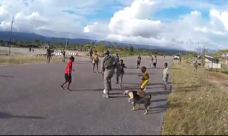 Satgas Operasi Damai Cartenz 2026 Perkuat Keamanan dan Kedekatan Humanis dengan Masyarakat Kenyam